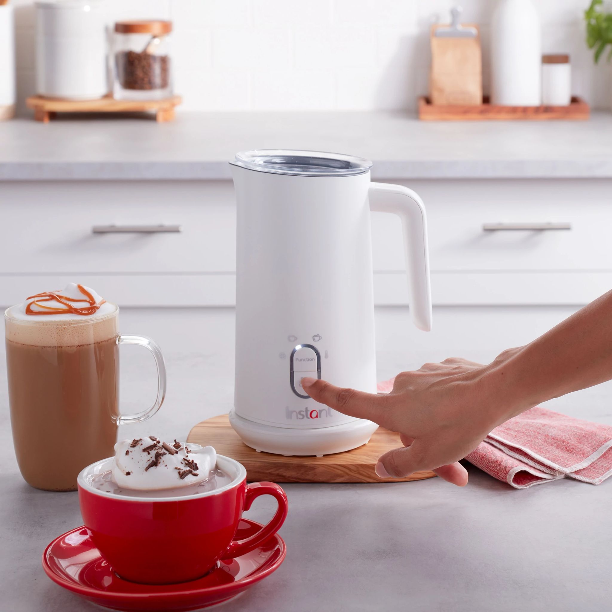 IB_140-3456-01_Milk-Frother-White_ATF-No-Text_Square_Tile2.jpg